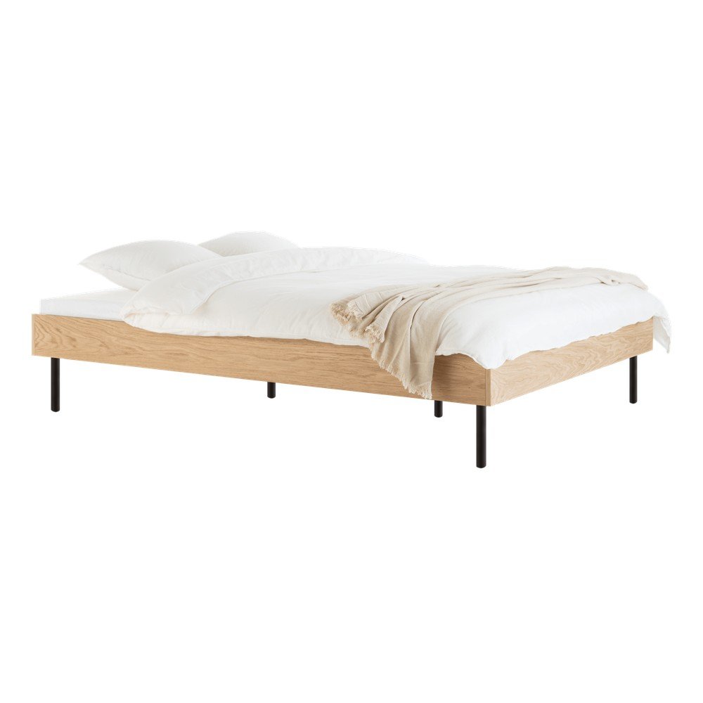 Letto matrimoniale di colore naturale con effetto rovere in truciolato senza testiera con rete inclusa 180x200 cm Streiko – noo.ma | Letti matrimoniali