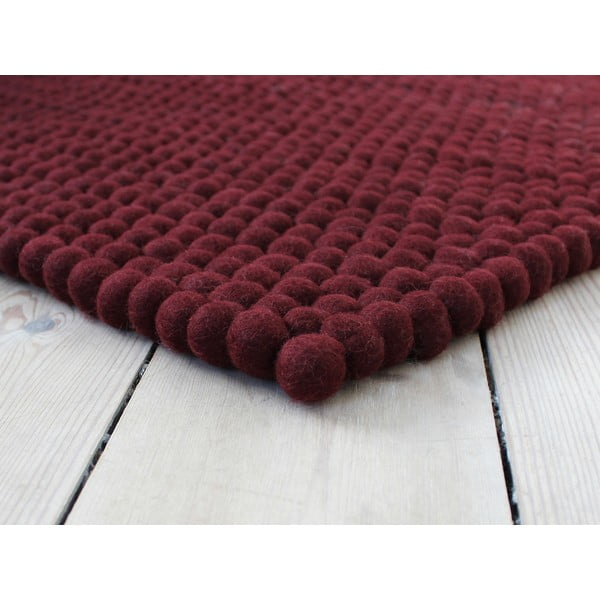 Tappeto in lana a palline color ciliegio scuro , 100 x 150 cm Ball Rugs - Wooldot