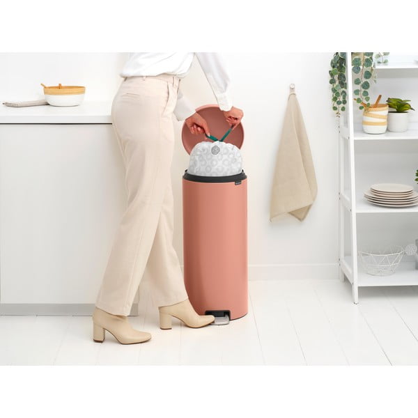 Cestino per la spazzatura color salmone in acciaio con pedale 30 l NewIcon – Brabantia-image-3