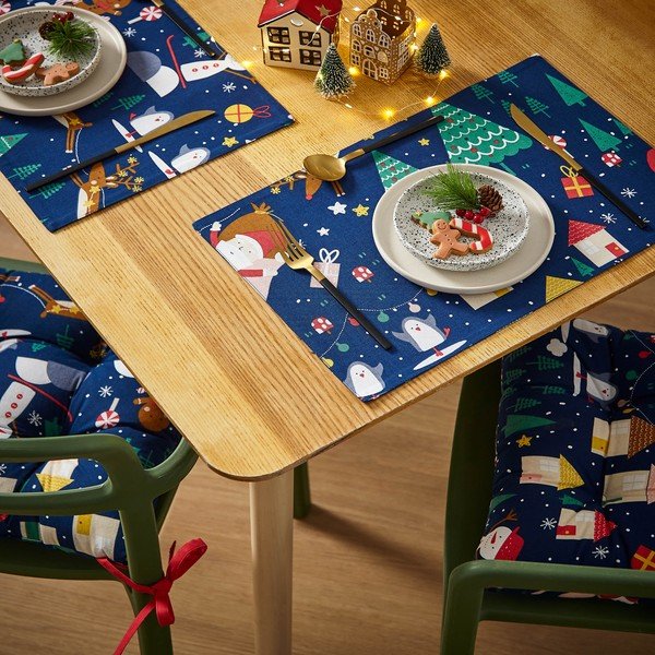 Tovaglietta di stoffa 2 pezzi con motivo natalizio 30x46 cm Santa's Christmas Wonderland - Catherine Lansfield-image-3
