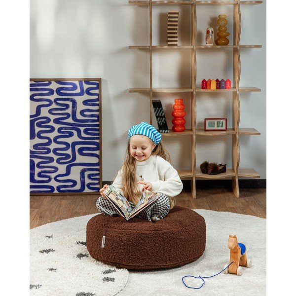 Pouf per bambini marrone scuro con rivestimento in bouclé Warm Hazel – Wigiwama-image-2