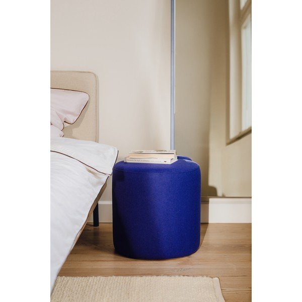 Poggiapiedi blu con rivestimento in lana Folk – noo.ma-image-4