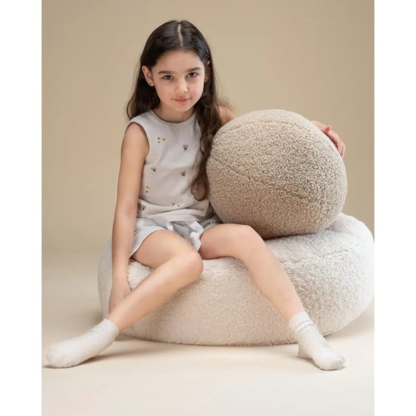 Cuscino per divano da bambini marrone chiaro con rivestimento in bouclé Ball – Wigiwama-image-2