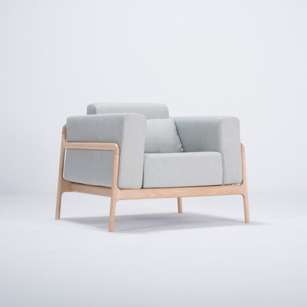 Poltrona in legno di quercia con seduta in tessuto grigio-blu Fawn - Gazzda