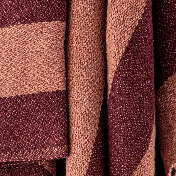 Coperta burgundy in cotone riciclato 130x160 cm Frello – Bloomingville-image-3
