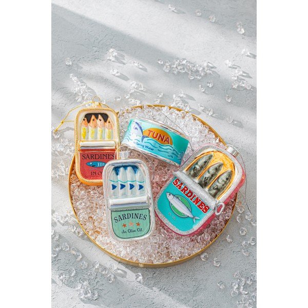 Decorazione per albero di natale in vetro 7 cm Can of Sardines – Sass & Belle-image-4