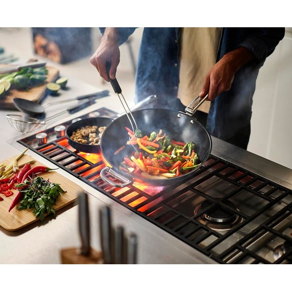 Padella wok con superficie in ceramica ø 32 cm Space – Joseph Joseph-image-1