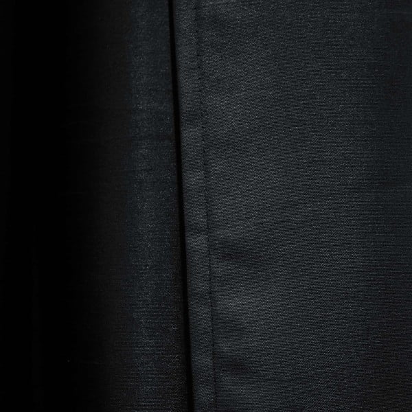 Tenda nera in microsatinato 140x240 cm Shana – douceur d'intérieur-image-4