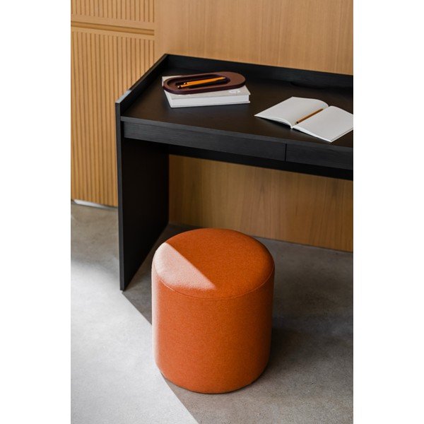 Poggiapiedi color terracotta con rivestimento in lana Folk – noo.ma-image-2