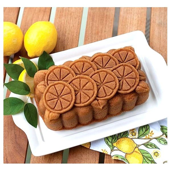 Forma na bábovku ve stříbrné barvě Nordic Ware Lemon, 1,4 l