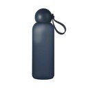 Bottiglia bottiglia da viaggio blu scuro in plastica riciclata 650 ml Tom – Sagaform