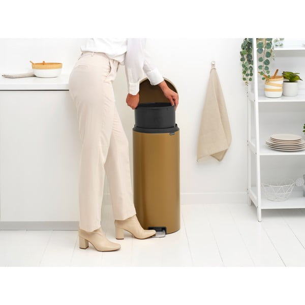 Cestino per la spazzatura color ottone in acciaio con pedale 30 l NewIcon – Brabantia-image-4