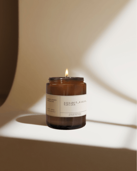 Candela in cera di soia profumata tempo di combustione 40 h #32 Bergamot, Coconut, Vanilla – Perfumed Prague-image-3