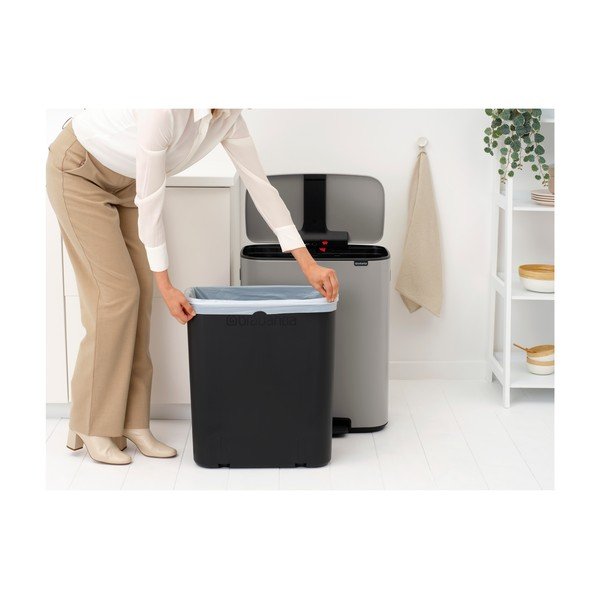 Cestino per la spazzatura grigio chiaro in acciaio con pedale 60 l Bo – Brabantia-image-2