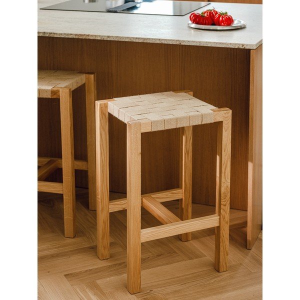 Sedia da bar di colore naturale in rovere massiccio (altezza della seduta 68 cm) Toli – noo.ma-image-2