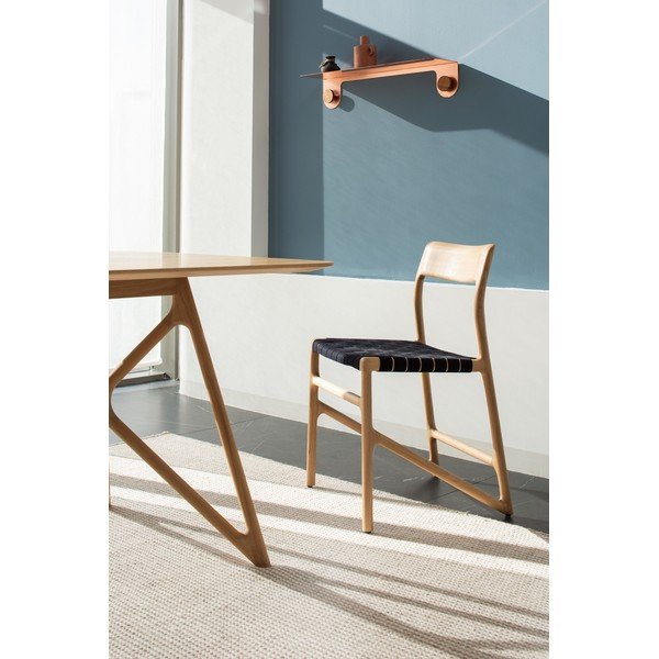 Sedia da pranzo in legno massiccio di quercia con seduta nera Fawn - Gazzda-image-2