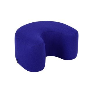 Poggiapiedi blu con rivestimento in lana Ü – noo.ma