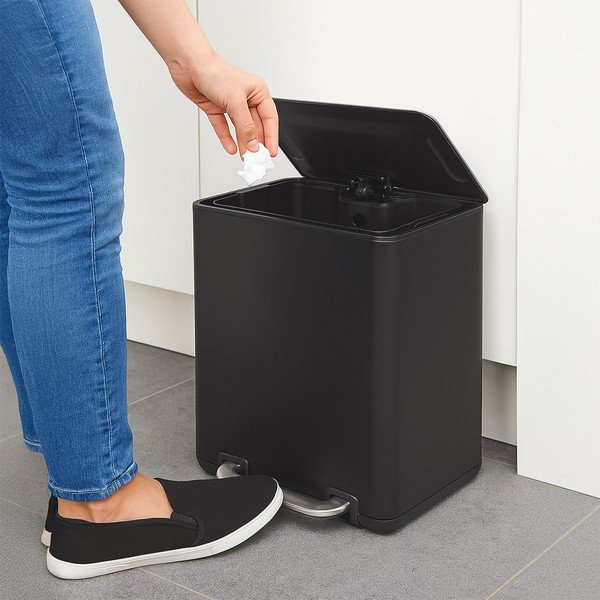 Cestino per la spazzatura nero in acciaio inox con pedale 20 l Black – Orion-image-1