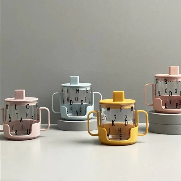 Tazza verde per bambini Cresci con la tua tazza Grow with Your Cup - Design Letters-image-1