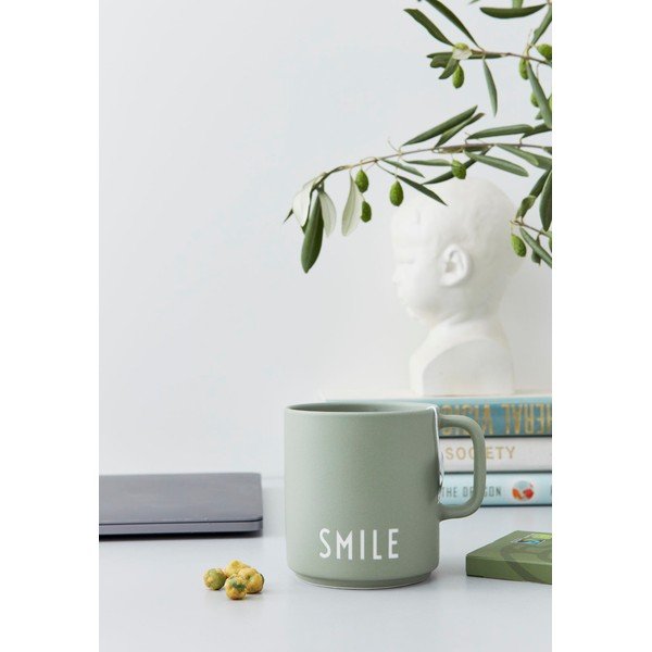 Tazza in porcellana verde Smile - Design Letters-image-1