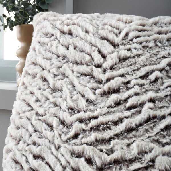 Cuscino decorativo in pelliccia finta 43x43 cm Wolf Faux Fur – Catherine Lansfield-image-1