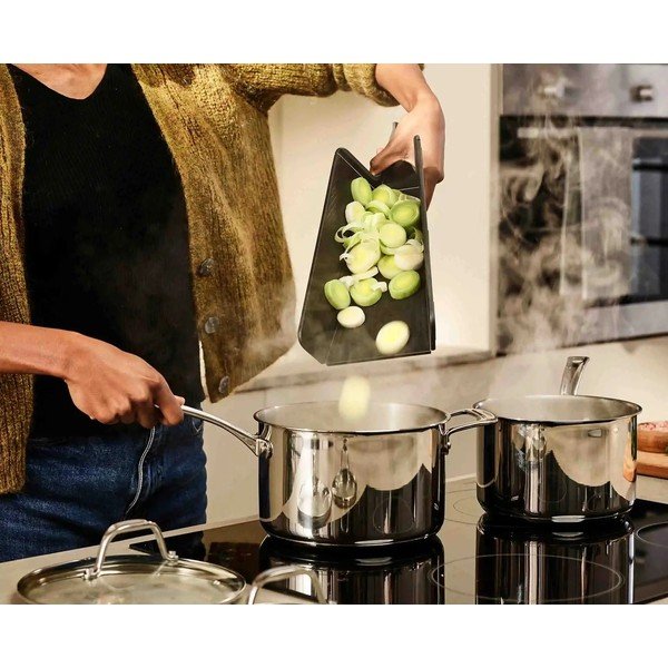 Tagliere 26x45 cm Chop2Pot - Joseph Joseph-image-1