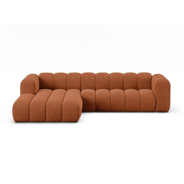 Divano angolare color mattone (con penisola a sinistra/con chaise lounge) con rivestimento in ciniglia Lupine – Micadoni 