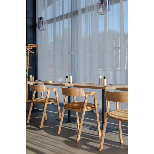 Sedia da pranzo di colore naturale in rovere massiccio con braccioli Flip – Gazzda-image-3