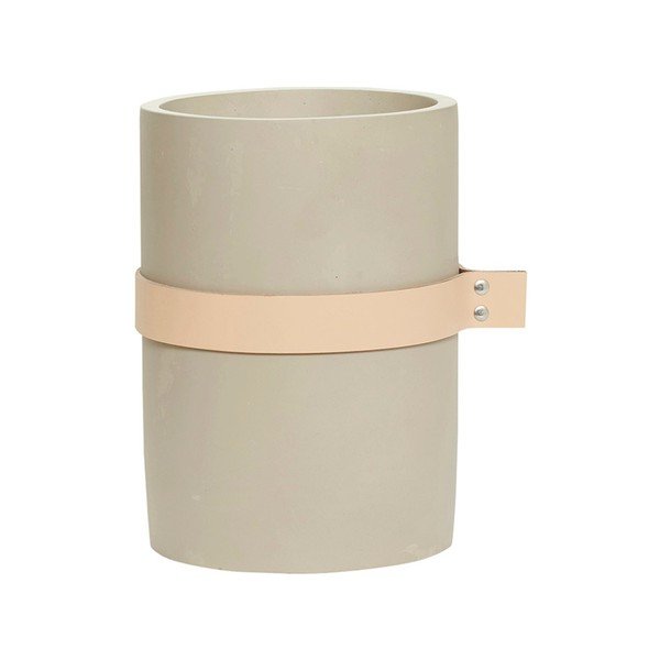 Vaso in cemento con cinturino in pelle Sigurd, altezza 20 cm - Hübsch