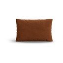 Cuscino per divano color terracotta con rivestimento in bouclé Poppy – Micadoni 