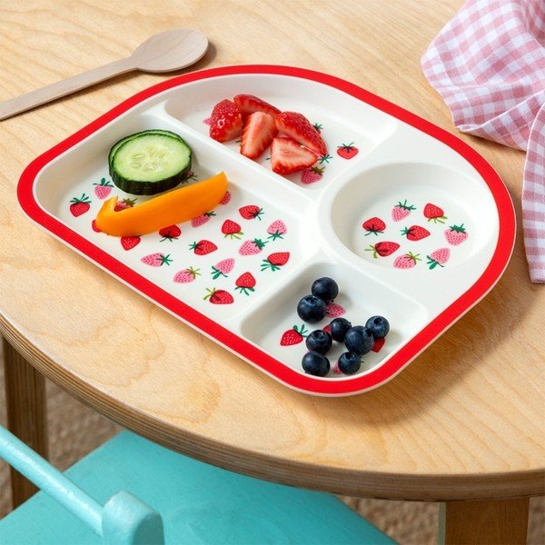 Piatto per bambini rosso/beige in plastica 21x27 cm Little Strawberry – Rex London-image-1