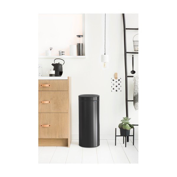 Cestino per la spazzatura nero opaco in acciaio touch 30 l Touch Bin – Brabantia-image-1