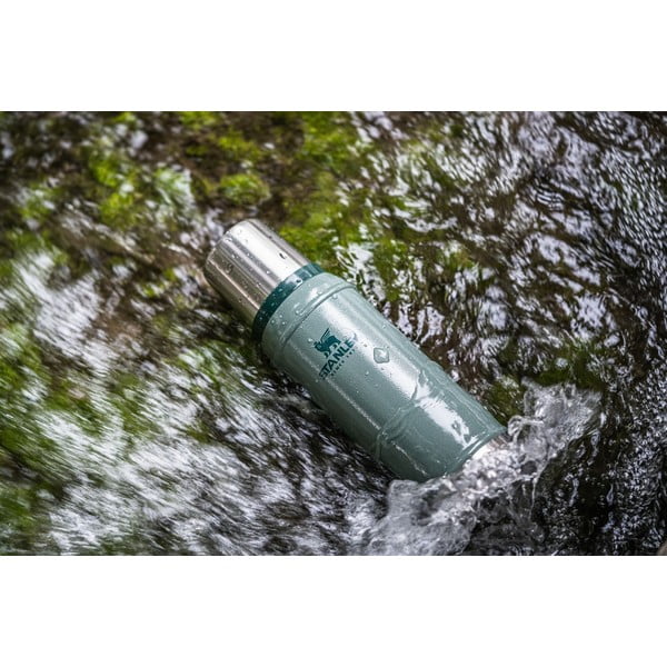Borraccia termica verde in acciaio inox 750 ml Legendary Classic Hammer Tone Green – Stanley-image-1