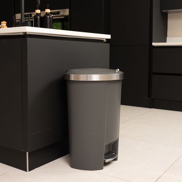 Cestino per la spazzatura in plastica grigio con pedale 50 l – Addis-image-1