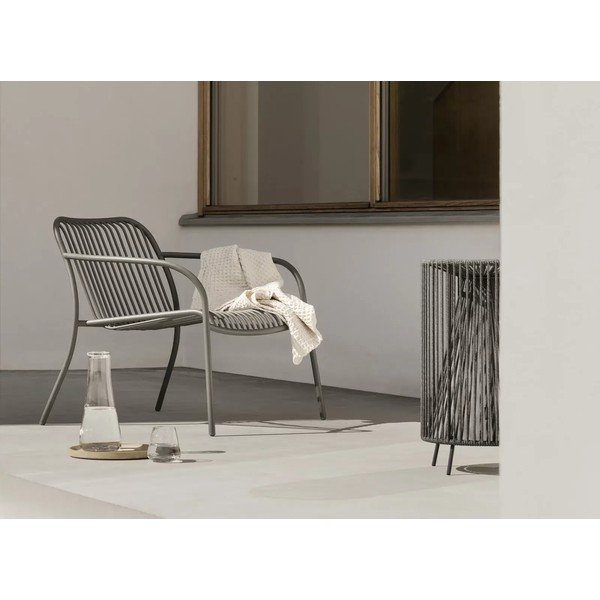 Poltrona da esterno grigia in metallo Yua Wire – Blomus-image-1