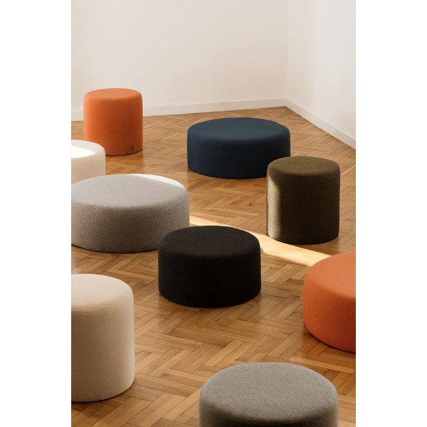 Poggiapiedi verde con rivestimento in lana Folk – noo.ma-image-4