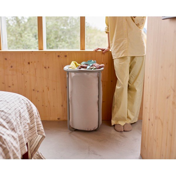 Cesta per il bucato grigio chiaro in tessuto 50 l Duo – Joseph Joseph-image-2