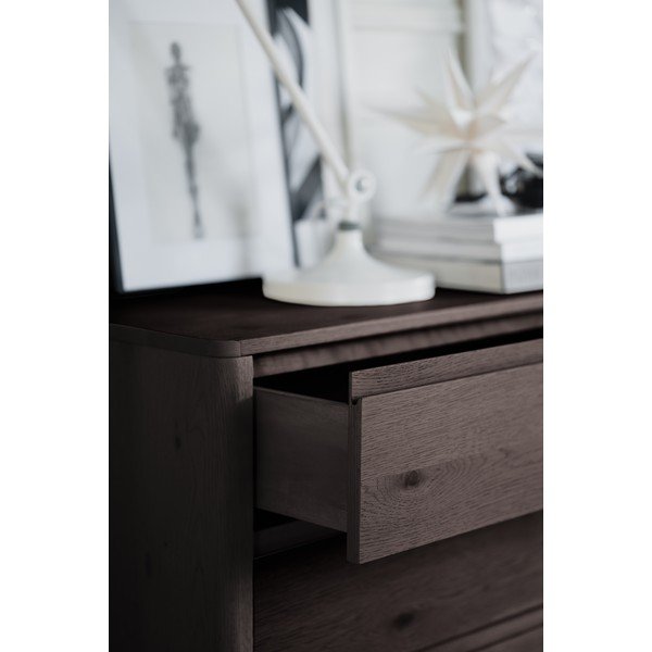 Credenza colore naturale scuro con effetto rovere 110x70x45 cm Melstone – Rowico-image-4