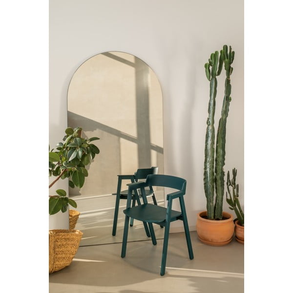 Sedia da pranzo color petrolio in rovere massiccio con braccioli Flip – Gazzda-image-3