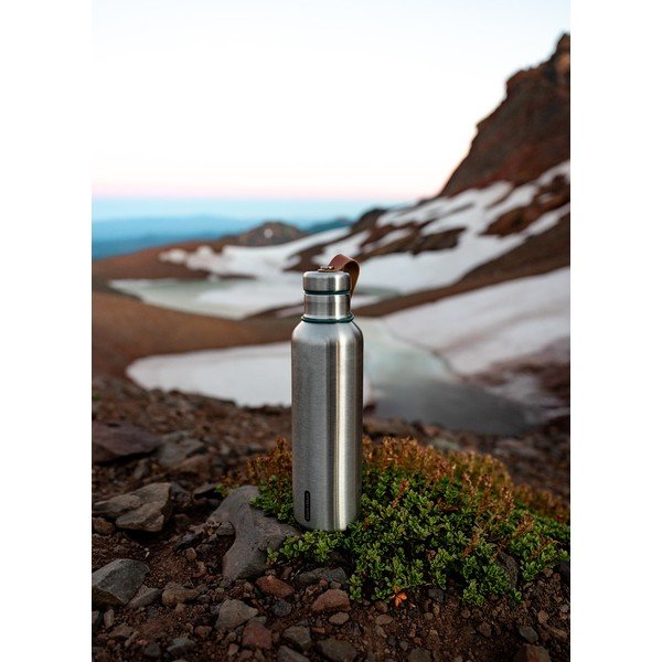 Bottiglia termica argentata in acciaio inox 750 ml – Black + Blum-image-2