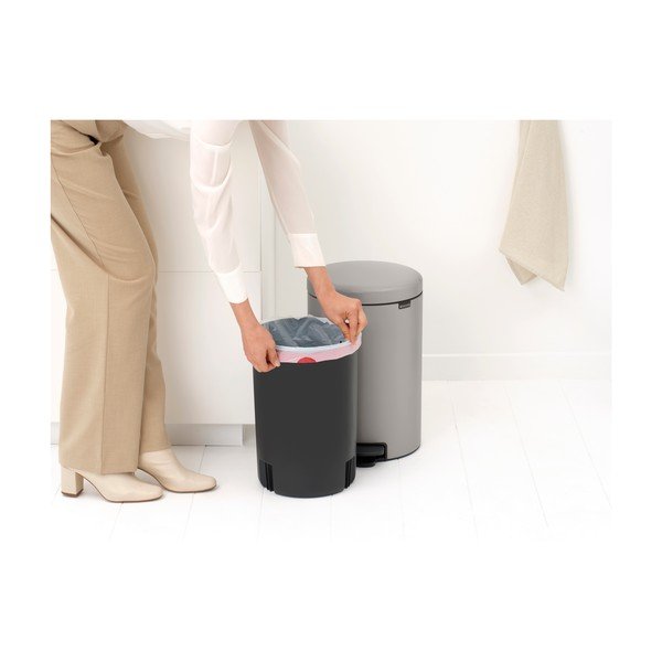 Cestino per la spazzatura grigio chiaro in acciaio con pedale 20 l NewIcon – Brabantia-image-4