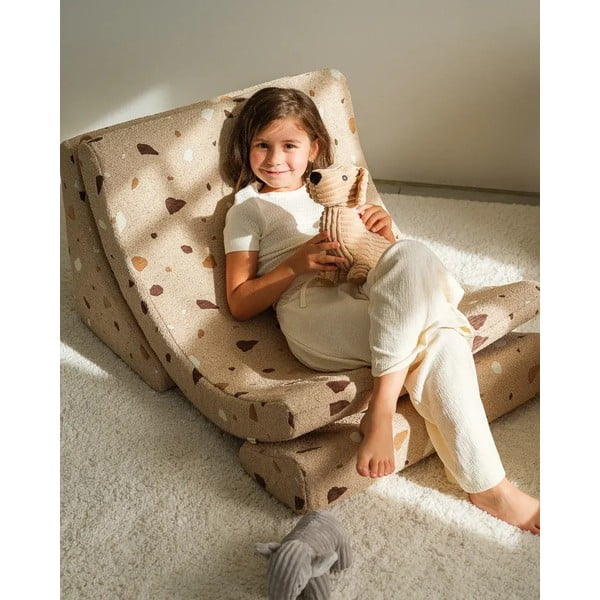 Poltrona per bambini marrone chiaro con rivestimento in bouclé e ciniglia Terrazzo Moon – Wigiwama-image-2