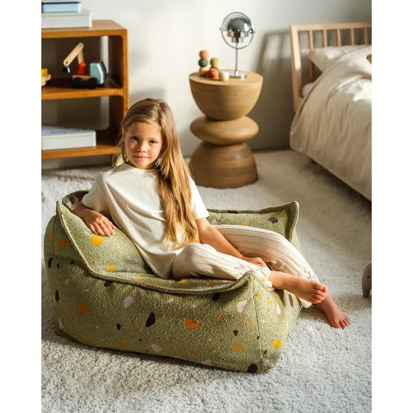Pouf a sacco per bambini verde con rivestimento in bouclé e ciniglia Terrazzo Chair – Wigiwama-image-4