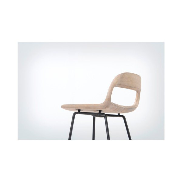 Sgabello da bar con seduta in rovere massiccio e gambe nere , altezza 93 cm Leina - Gazzda-image-4