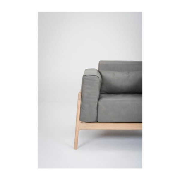 Poltrona in pelle di bufalo grigio scuro con struttura in rovere massiccio Fawn - Gazzda-image-2