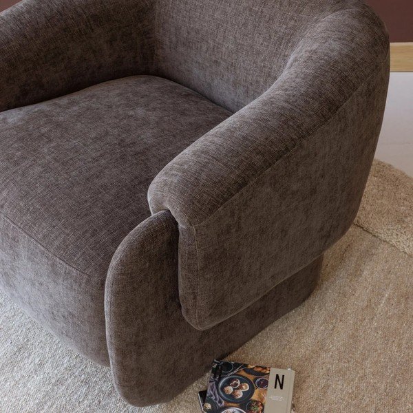 Poltrona marrone scuro con rivestimento in ciniglia Moru – WOOOD-image-2