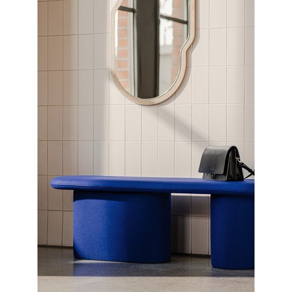Panchina blu in imbottito con rivestimento in lana Rull – noo.ma-image-1