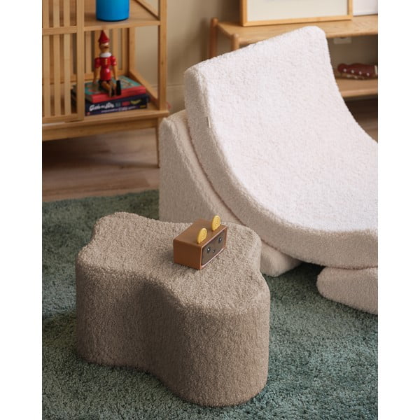 Pouf per bambini marrone chiaro con rivestimento in bouclé Cloud – Wigiwama-image-1