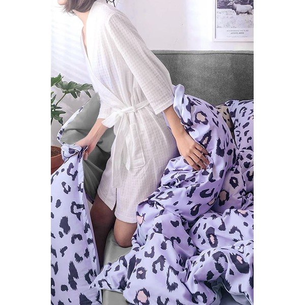 Biancheria da letto in cotone per letto matrimoniale con lenzuolo 200x220 cm, viola, estesa a quattro pezzi Leopard - Mila Home-image-1