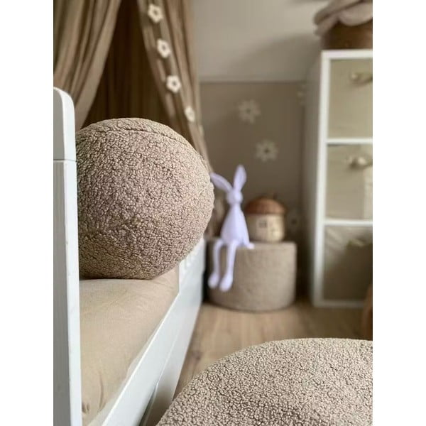 Cuscino per divano da bambini marrone chiaro con rivestimento in bouclé Ball – Wigiwama-image-4